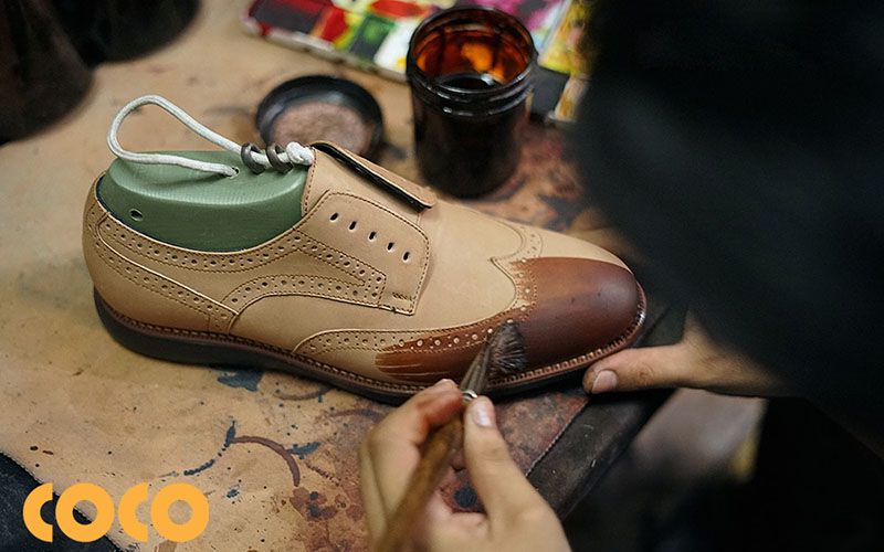 công nhân giày da làm những gì?
