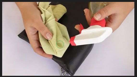 cách làm sạch túi da bằng kem đánh răng